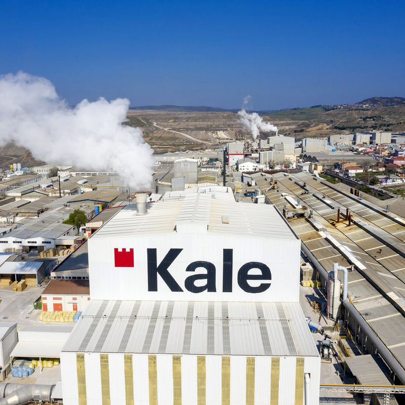 Kaleseramik, the flagship of Kale Group, has an extensive distribution network in Türkiye, with 136 exclusive dealers, 340 sub-dealers and 5 Kaleseramik stores.