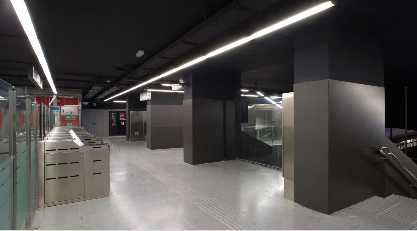 Barselona Metro İstasyonu
